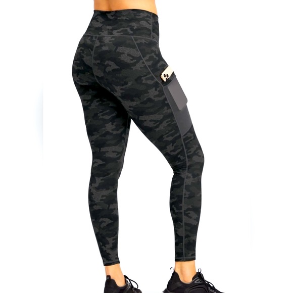 Fabletics Pants - Fabletics On The Go Powerhold High Waist Charcoal Camo Leggings